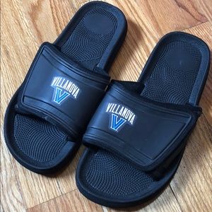 Villanova shower shoes